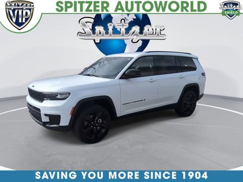 Used 2025 Jeep Grand Cherokee L Laredo image 4