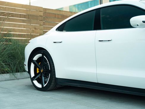 Used 2022 Porsche Taycan Turbo S image 15