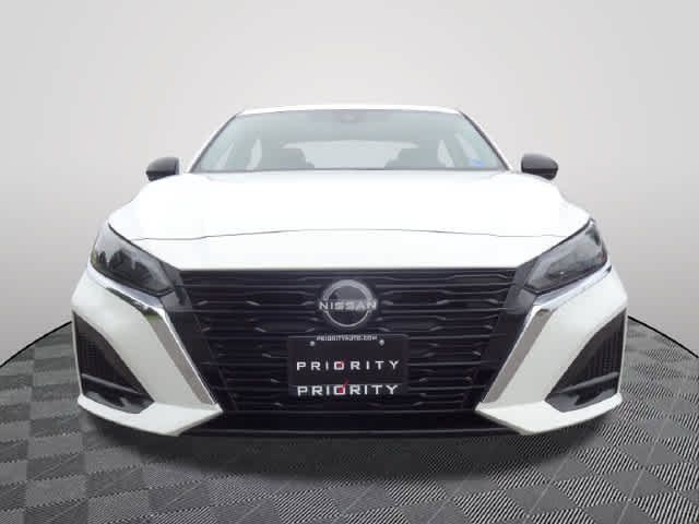 Used 2025 Nissan Altima 2.5 SV FWD image 5