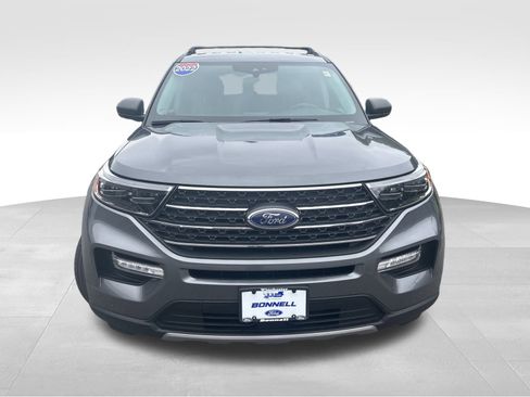 Used 2022 Ford Explorer XLT w/ Equipment Group 202A image 9
