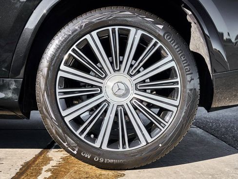 Used 2026 Mercedes-Benz Maybach GLS 600 4MATIC image 19