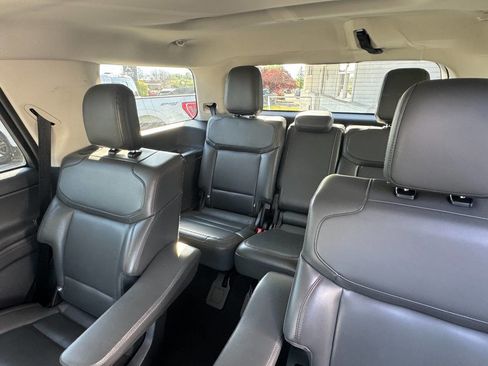 Used 2025 Ford Expedition Active AWD/4WD image 19