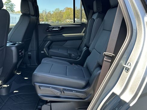 Used 2026 Chevrolet Tahoe Z71 w/ Comfort Package image 16