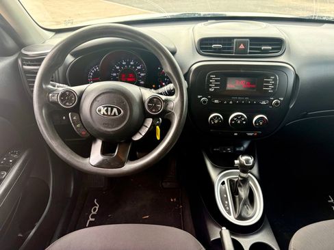 Used 2016 Kia Soul FWD image 10