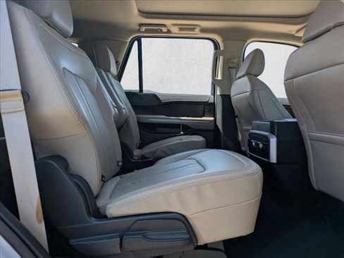 Used 2024 Ford Expedition Limited image 15