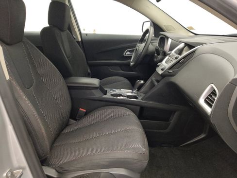 Used 2017 Chevrolet Equinox LS FWD image 21