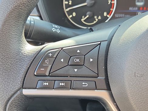 Used 2024 Nissan Altima 2.5 SV FWD image 23