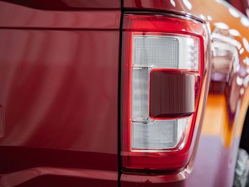 Used 2022 Ford F150 Lariat image 9