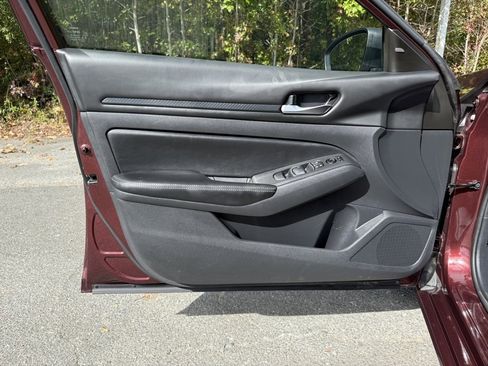 Used 2024 Nissan Altima 2.5 SV image 38