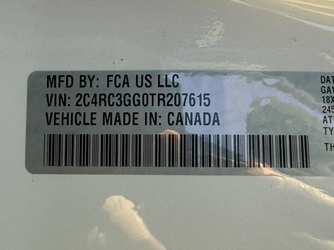 New 2026 Chrysler Pacifica Limited w/ Trailer Tow Group AWD/4WD image 22