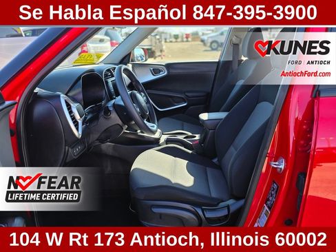 Used 2025 Kia Soul LX w/ LX Technology Package FWD image 22