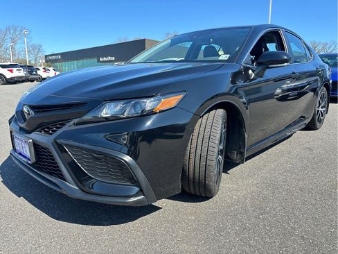 Used 2023 Toyota Camry SE w/ Cold Weather Package AWD/4WD image 5