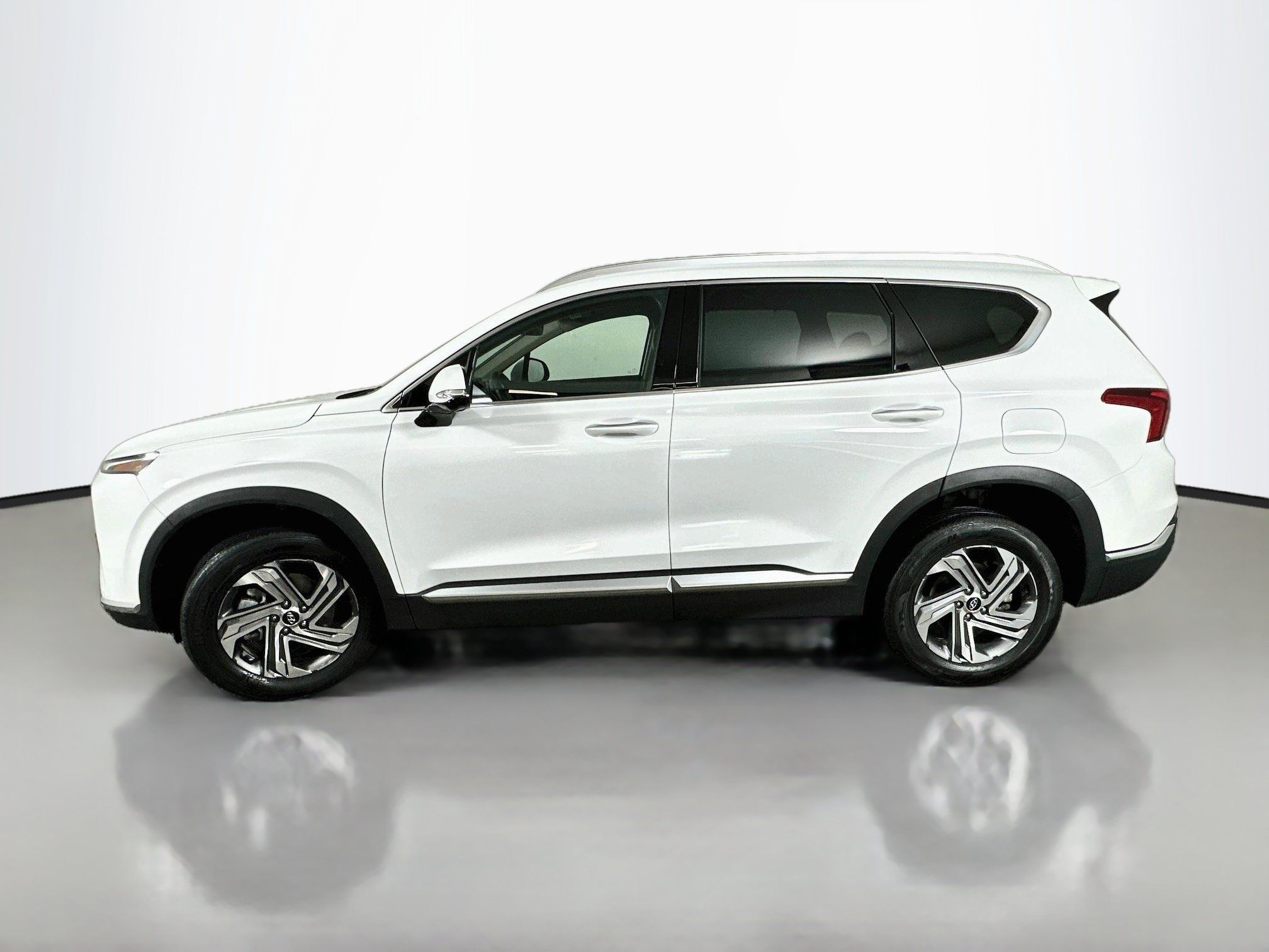 Certified 2023 Hyundai Santa Fe SEL w/ Premium Package AWD/4WD image 4