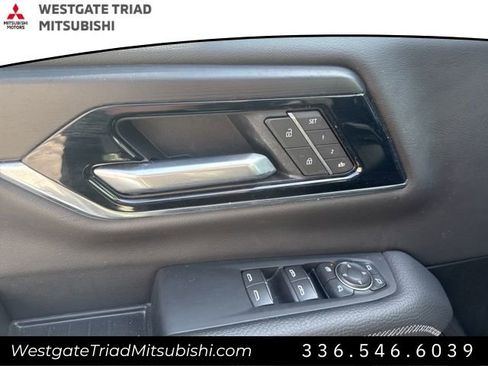 Used 2025 GMC Yukon Denali image 12