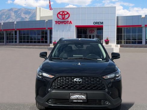 Used 2024 Toyota Corolla Cross LE AWD/4WD image 2
