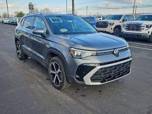 Used 2025 Volkswagen Taos SEL image 26