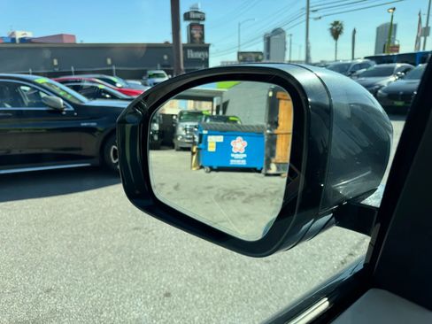 Used 2019 Land Rover Range Rover HSE image 26