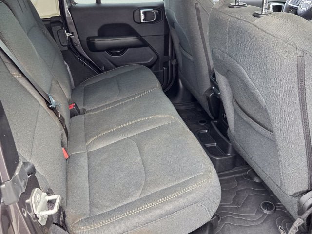 Used 2025 Jeep Wrangler Unlimited Sahara AWD/4WD image 18