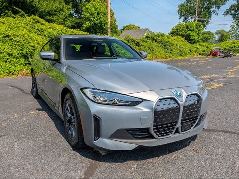 Used 2023 BMW i4 eDrive35 RWD image 3