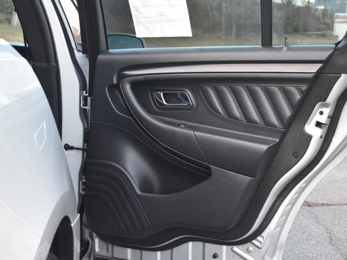 Used 2013 Ford Taurus SHO image 11