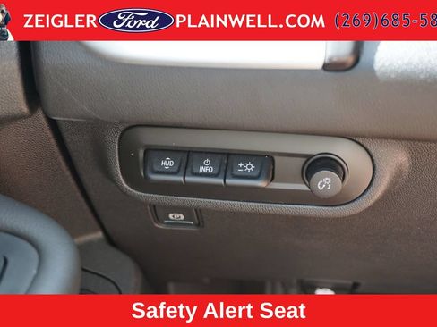 Used 2022 GMC Terrain SLT w/ Tech Package AWD/4WD image 31
