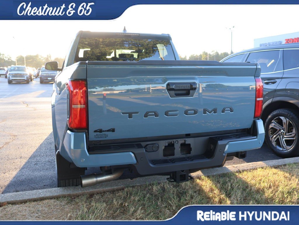 Used 2026 Toyota Tacoma TRD Sport w/ TRD Sport Upgrade Package AWD/4WD image 17