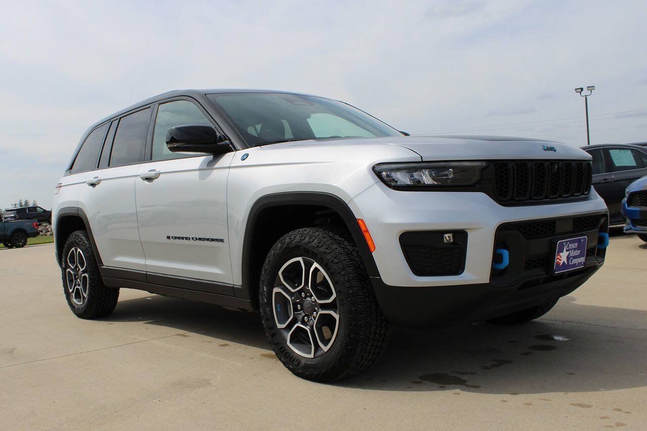 Used 2022 Jeep Grand Cherokee Trailhawk w/ Luxury Tech Group III AWD/4WD image 3