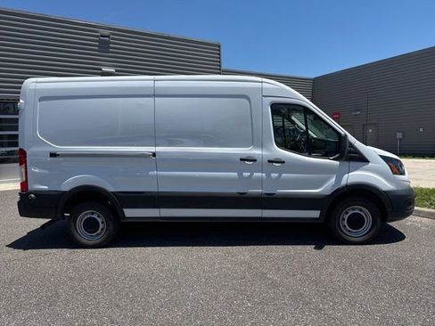 Used 2024 Ford Transit 250 148 Medium Roof RWD image 3