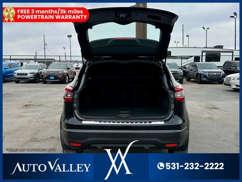 Used 2022 Nissan Rogue Sport SL w/ Premium Package image 40