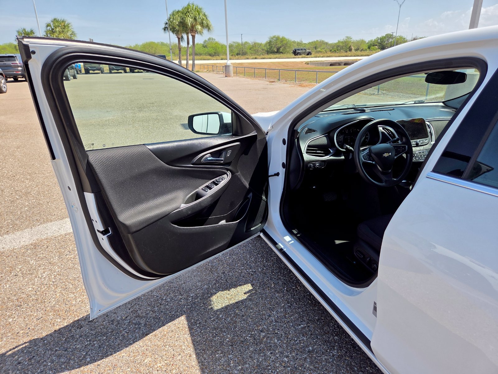 Used 2024 Chevrolet Malibu LT FWD image 16