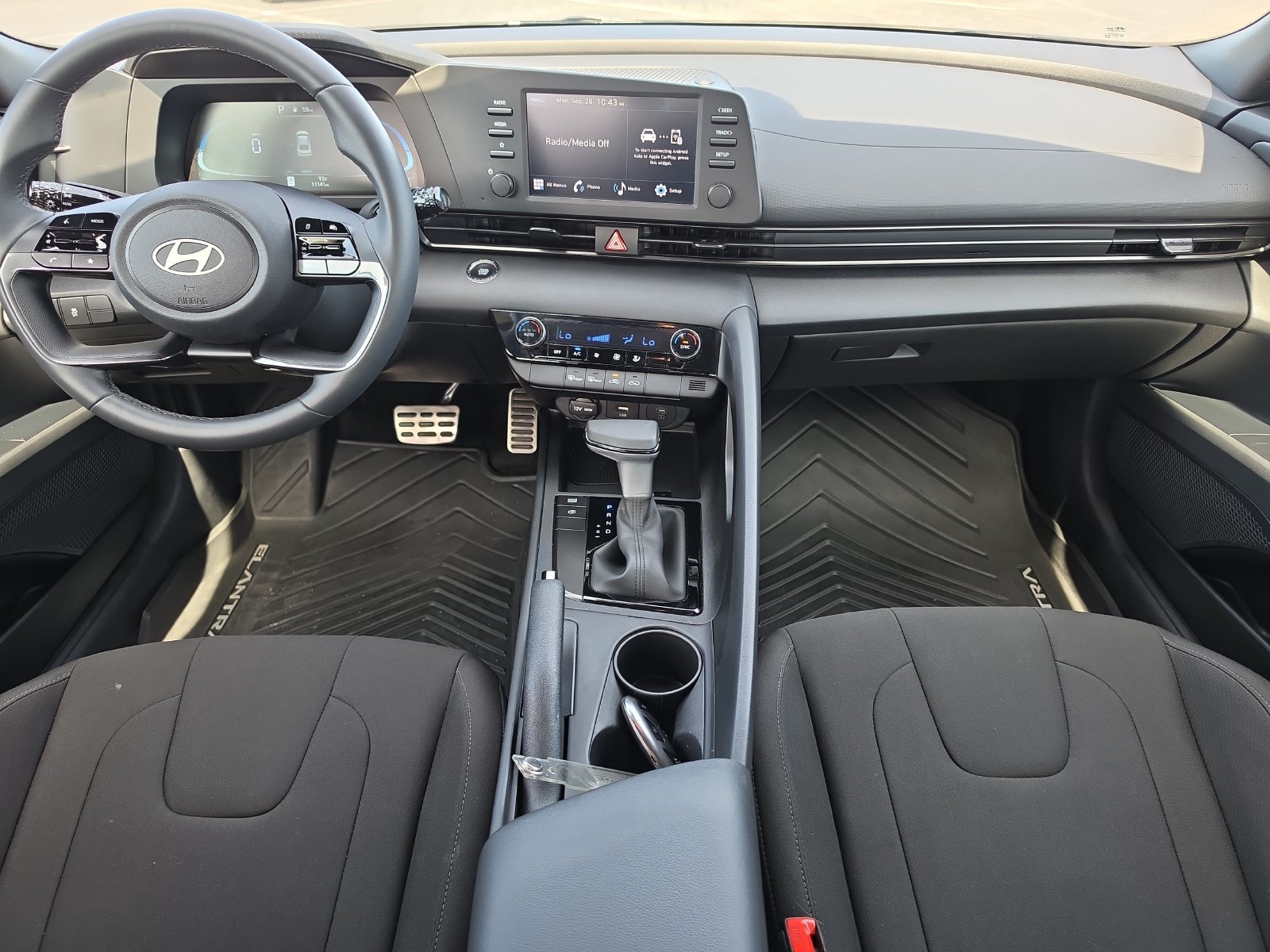 Used 2026 Hyundai Elantra Sport FWD image 9