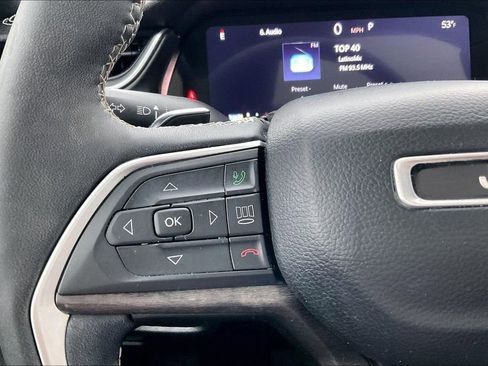 Used 2024 Jeep Grand Cherokee Limited image 16