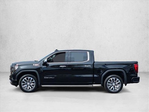 Used 2024 GMC Sierra 1500 Denali w/ Denali Reserve Package AWD/4WD image 9