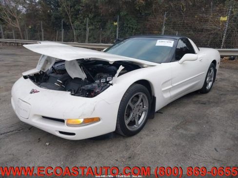 Used 2002 Chevrolet Corvette Coupe w/ Preferred Equipment Group2 image 2