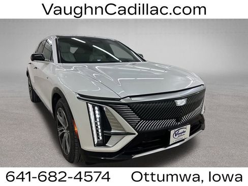 Certified 2025 Cadillac Lyriq Luxury image 1