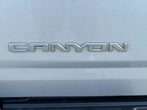 Used 2017 GMC Canyon SLE w/ SLE Convenience Package RWD image 26