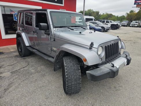 Used 2014 Jeep Wrangler Unlimited Sahara w/ Connectivity Group image 8
