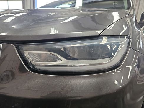 Used 2023 Chrysler Pacifica Touring-L FWD image 30