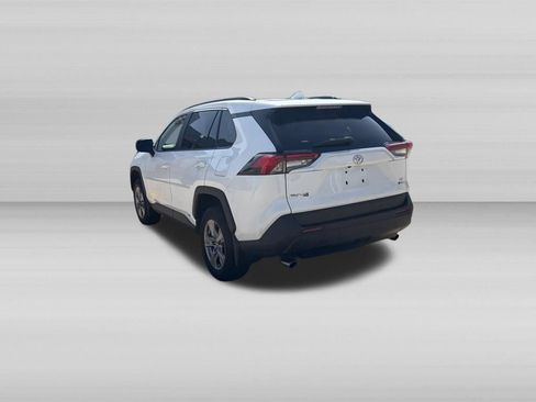 Used 2025 Toyota RAV4 LE AWD/4WD image 6