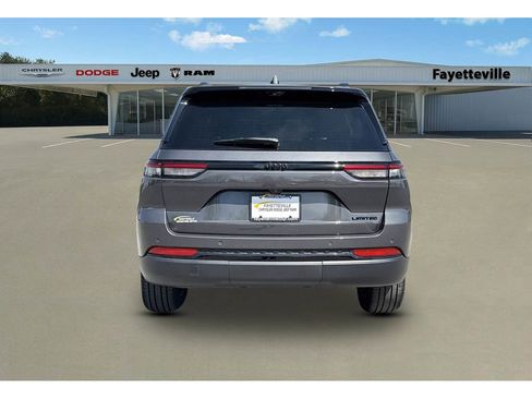 Used 2025 Jeep Grand Cherokee Limited w/ Luxury Tech Group II image 4