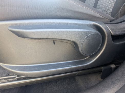 Certified 2023 Kia Sorento LX image 24