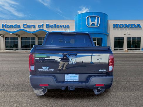 Certified 2021 Honda Ridgeline Black Edition image 4