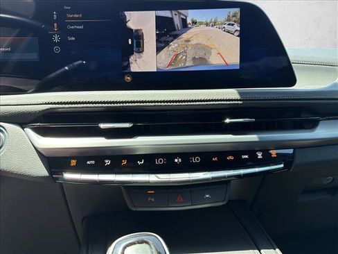 Used 2025 Cadillac XT4 Premium Luxury FWD image 20