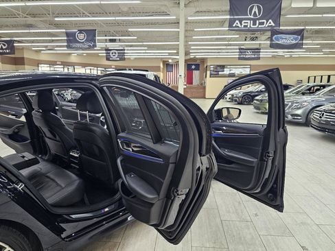 Used 2019 BMW 530i w/ M Sport Package RWD image 15