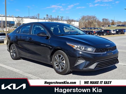 Used 2023 Kia Forte LXS image 1