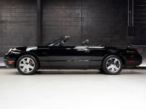 Used 2002 Ford Thunderbird Deluxe image 3