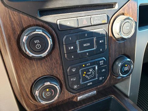 Used 2013 Ford F150 Lariat w/ Luxury Equipment Group image 15