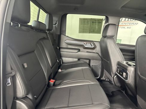 Used 2024 Chevrolet Silverado 1500 LTZ w/ LTZ Convenience Package II AWD/4WD image 28