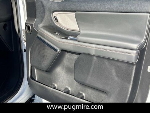 New 2025 Ford Expedition Active image 14