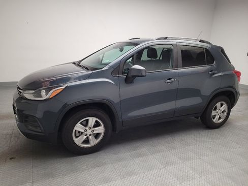 Used 2022 Chevrolet Trax LT w/ Driver Confidence Package AWD/4WD image 2